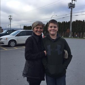 Meet your Posher, Lois